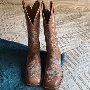 Shyanne Floral Embroidered Tan Heeled Boots
